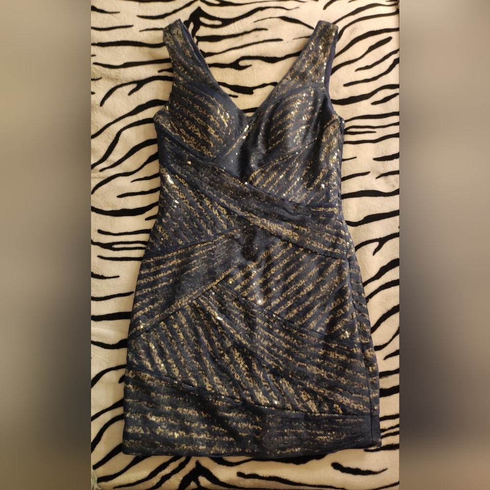 La Femme Elegant Navy Champagne Sequin Mini Dress